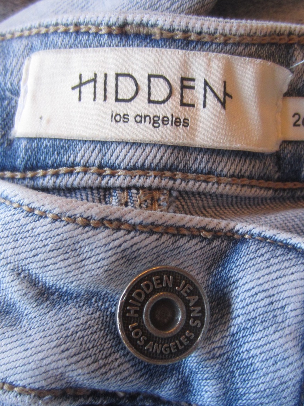 Hidden Cropped Wide-Leg Jean in Light Wash - Size 26 - Picture 3 of 7